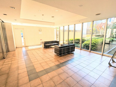 【エントランス】 | エンゼルパークソレイユ住吉 | ゆったりしたロビー