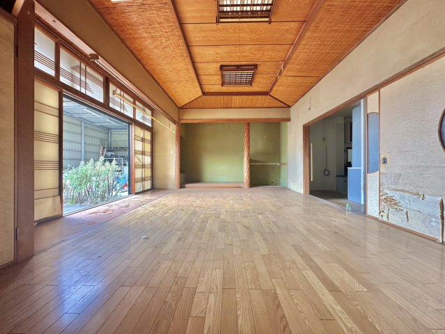 桜川市真壁町中古店舗付き住宅の洋室