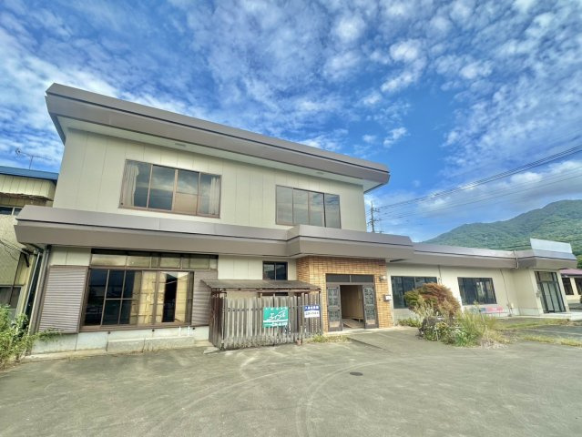桜川市真壁町中古店舗付き住宅