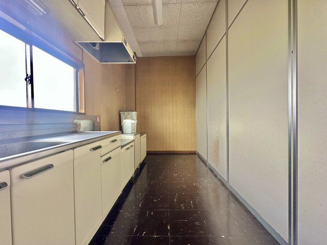 桜川市真壁町中古店舗付き住宅のキッチン