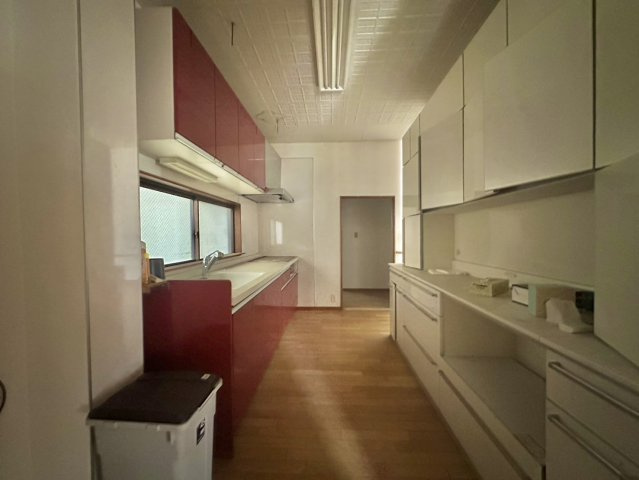 桜川市真壁町中古店舗付き住宅のキッチン