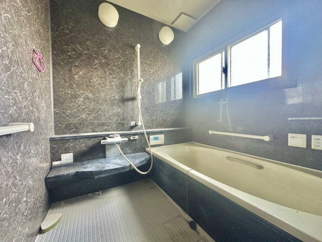 桜川市真壁町中古店舗付き住宅の浴室