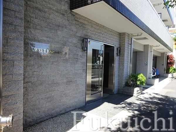 ヴェルト柿の木坂のエントランス