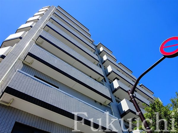 ヴェルト柿の木坂の外観