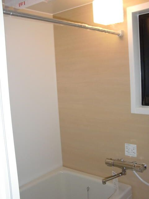 ロワール清川の浴室