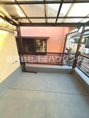 若江東町１丁目テラスハウスのバルコニー