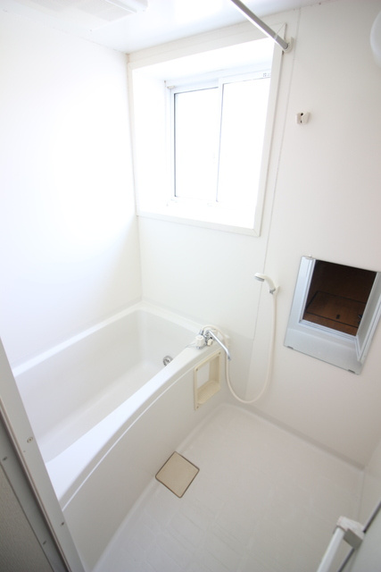 WAKABA21の浴室|追い焚き・浴室乾燥機付きのお風呂です♪