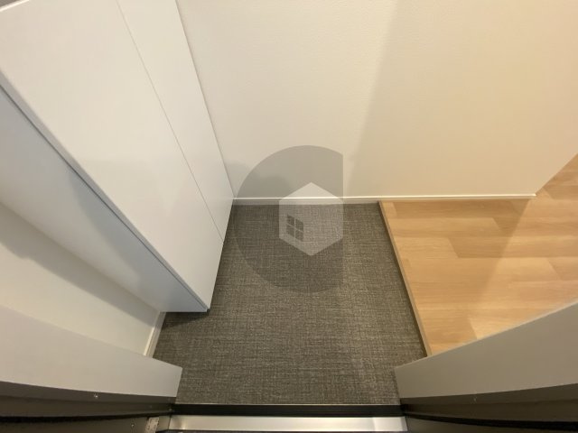 HESTA近大前3の玄関