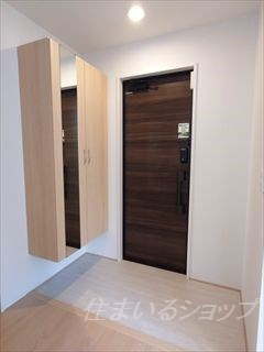 広島市安佐北区三入１丁目のアパートの玄関