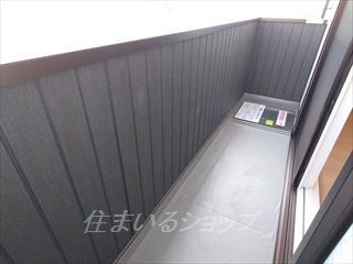 広島市安佐北区三入１丁目のアパートのバルコニー