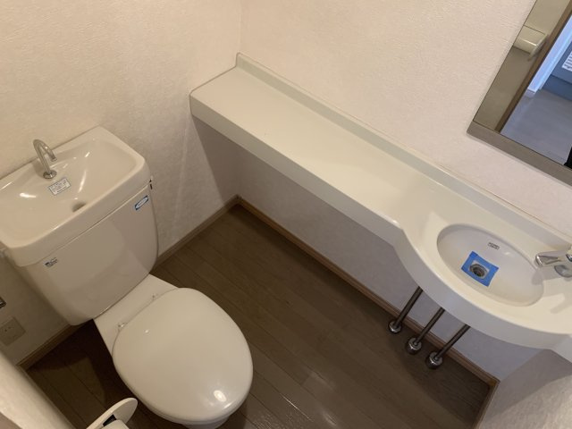 テラロッサ西新のトイレ