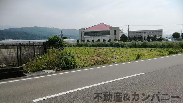 東温市田窪の売地の外観|落ち着いた雰囲気の外観です