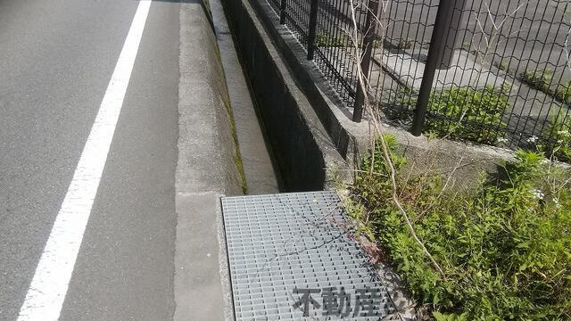 東温市田窪の売地の周辺