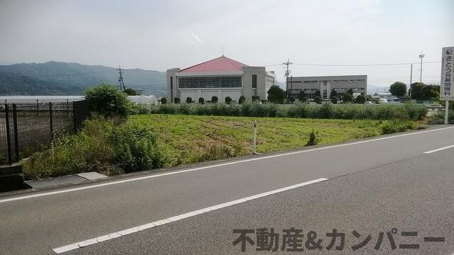 東温市田窪の売地の前面道路含む現地写真|前面道路含む現地写真です