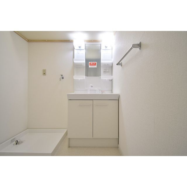 アベニール国分A・B棟の洗面所|広い洗面スペースです★