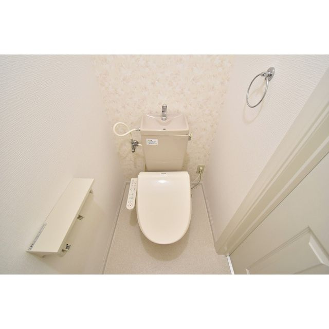 アベニール国分A・B棟のトイレ|嬉しい温水洗浄便座付き♪