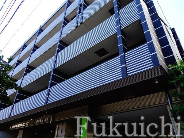 カスタリア三宿の外観