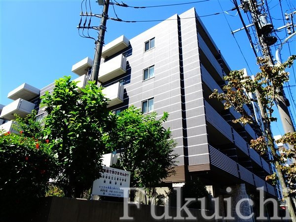 カスタリア三宿の外観