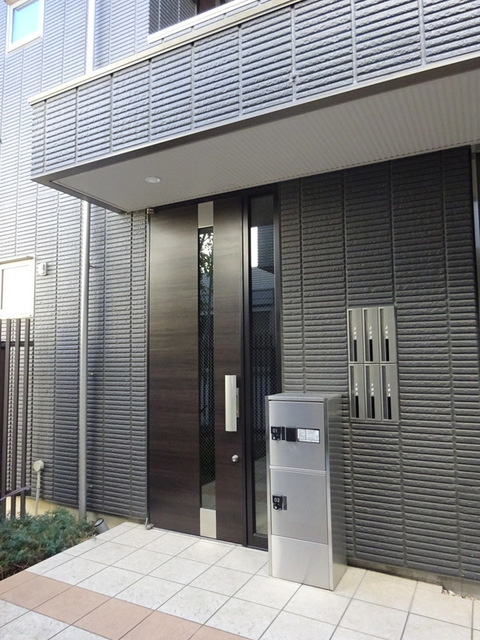 アンソレイユ　ノアールのエントランス|★オートロック付きエントランス★