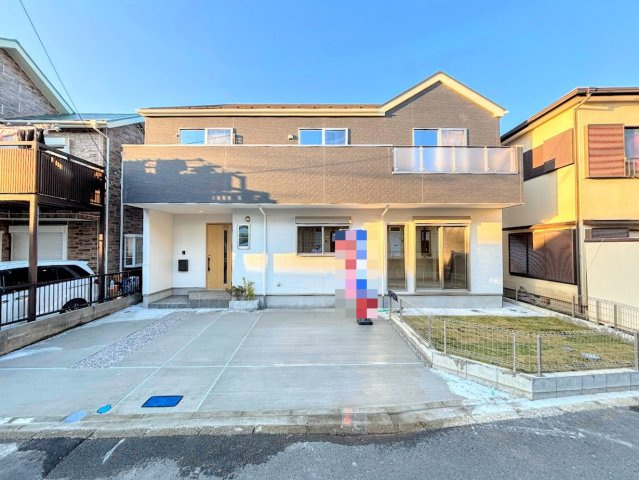 戸塚区下倉田町　新築戸建ての外観|◆一戸建てを中心とした街並みが整然と続き、周辺は高い建物が建っていないので、緑の多い閑静な趣を感じる環境です。街並みや周辺環境も重要なポイントです！！
