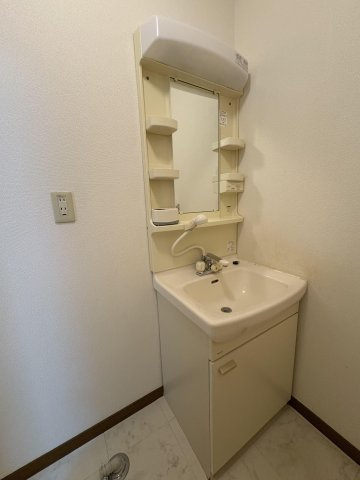 ヴィランテ城南の洗面所|明るい洗面所です★