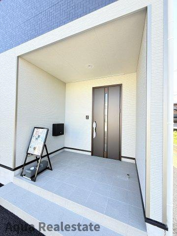 綾歌郡宇多津町大字東分の新築一戸建の玄関|シンプルで使いやすい玄関です