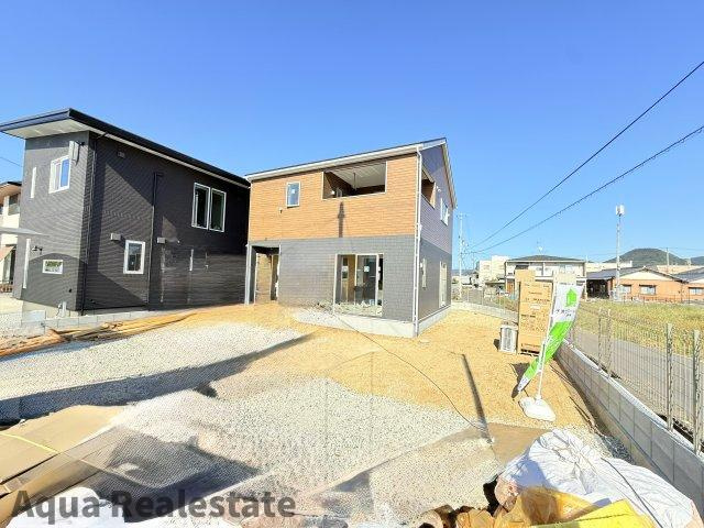 綾歌郡宇多津町大字東分の新築一戸建の前面道路含む現地写真