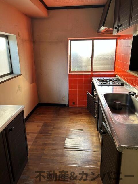 松山市越智３丁目の中古一戸建のキッチン|キッチンでお料理をお楽しみください