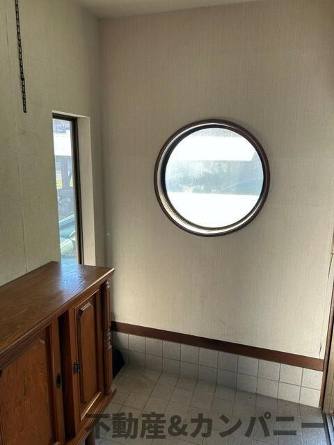 松山市越智３丁目の中古一戸建の玄関|きれいな玄関です