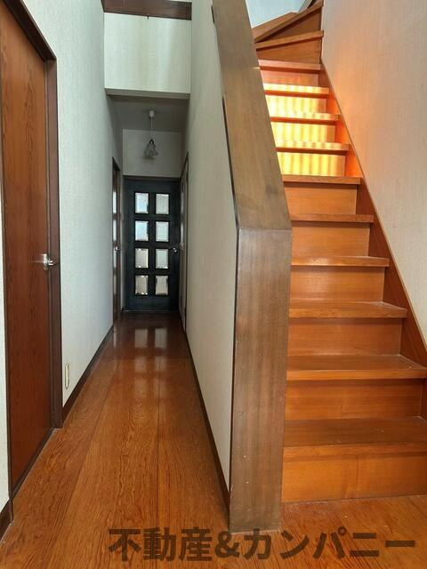 松山市越智３丁目の中古一戸建の内装|明るい室内です