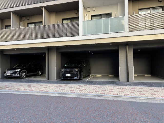 ブランシエスタ両国の駐車場