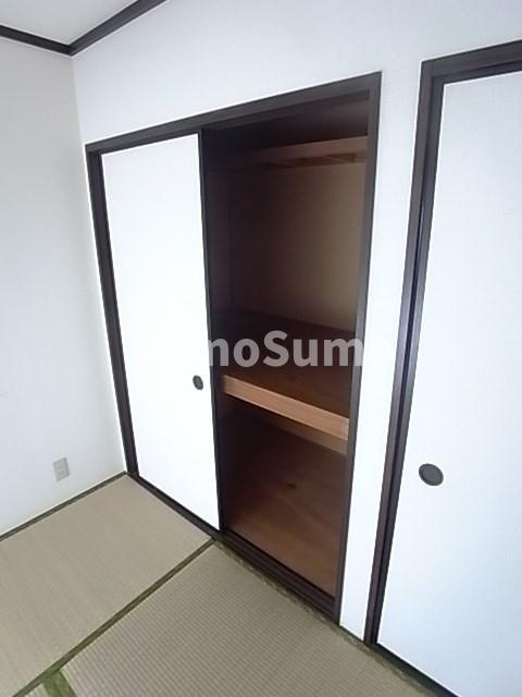 ホワイトハイツの収納