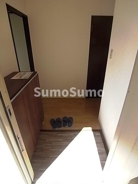 ホワイトハイツの玄関