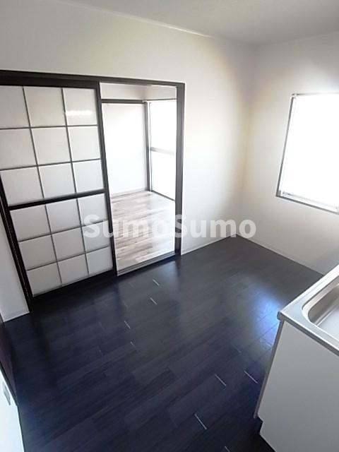 ホワイトハイツの居間・リビング