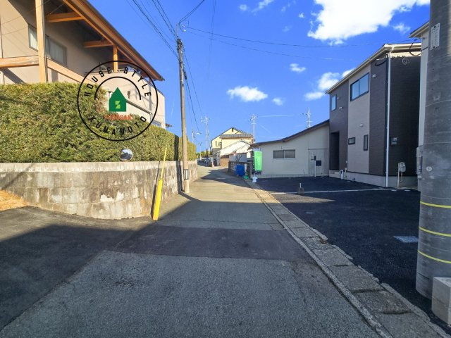 熊本市北区池田3丁目第2-2棟（1号棟）の前面道路含む現地写真|前面道路です。
