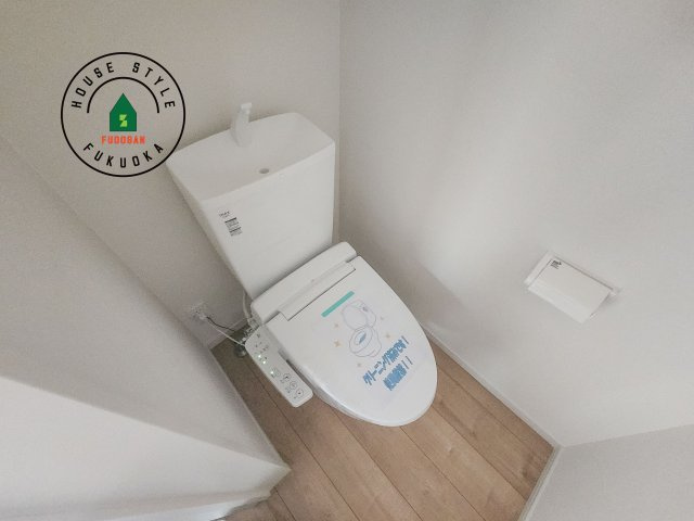 糟屋郡篠栗町和田2丁目第2-2棟（1号棟）　のトイレ|温水洗浄便座を完備しております。2ヶ所にトイレがあるのは朝の慌ただしい時間も安心です。