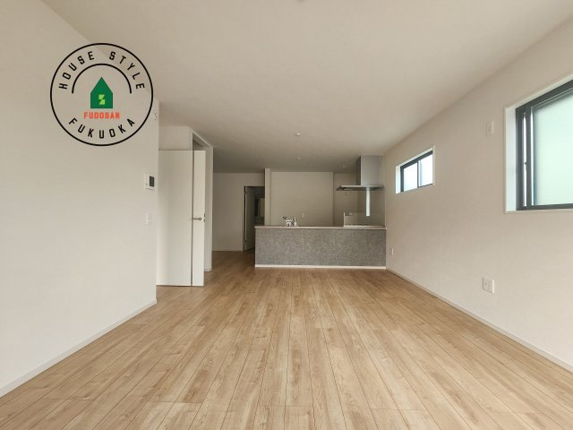 糟屋郡篠栗町和田2丁目第2-2棟（1号棟）　の居間・リビング|多くの時間を過すことになるリビングだからこそ、いつも穏やかな空間・解放感が味わえ毎日が充実します。