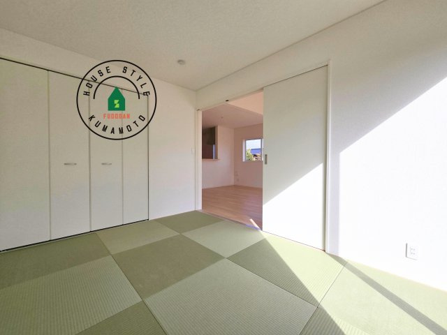 熊本市南区富合町大町第4-3棟（1号棟）の和室|和室を上手に活用すると暮らし方の幅が広がります。例えば普段は開け放して、子供の小さいうちはお昼寝や遊びのスペースに。