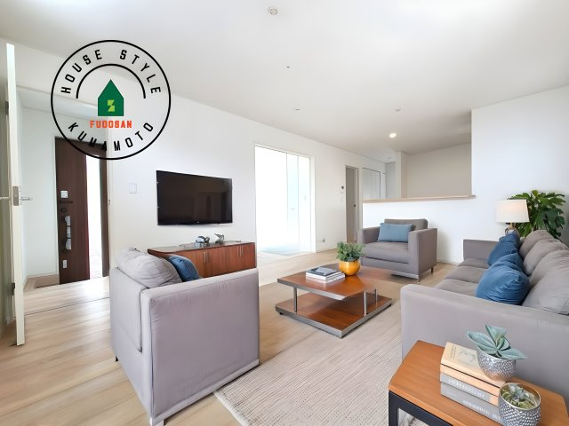 熊本市南区富合町大町第4-3棟（2号棟）の内観：施工例|明るく開放的なリビングダイニングは豊かな陽光が注ぎ込み、やすらぎの空間を演出してくれます。ご家族で楽しいひとときをお過ごし下さい。※家具はCGを合成したものです。