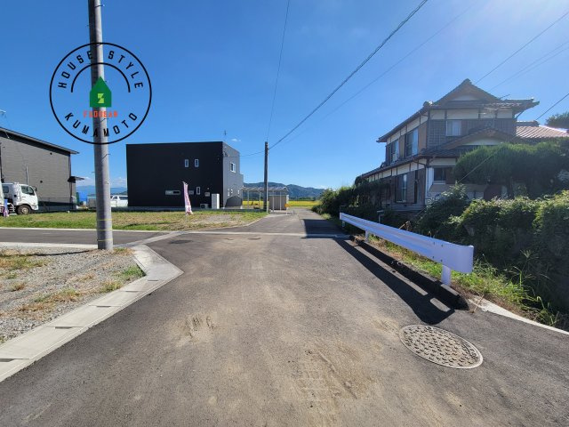 熊本市南区富合町大町第4-3棟（2号棟）の前面道路含む現地写真|前面道路です。
