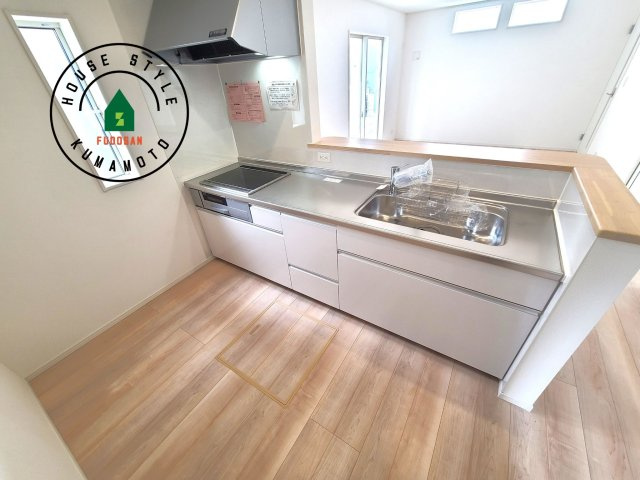 熊本市南区富合町大町第4-3棟（3号棟）の内観：施工例|忙しい朝でも家族揃って食事をしたいゆとりあるダイニングスペース。