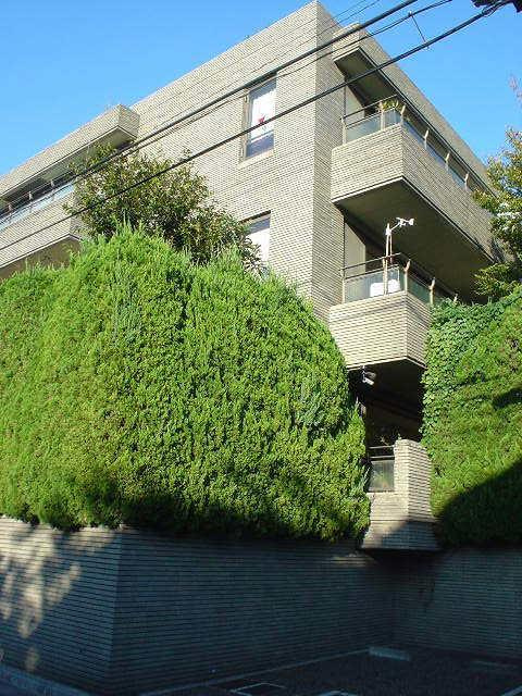 西原パーク・マンションの外観