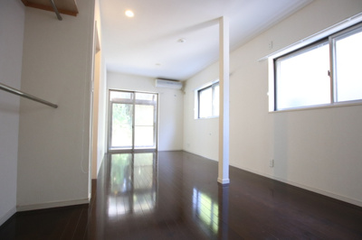 洋室9帖（照明は設備ではありません)