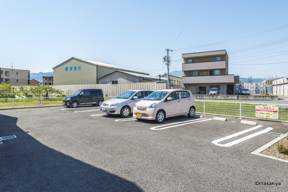 パインヒルズの駐車場|駐車場