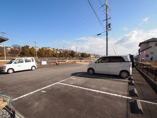 グランドゥール1の駐車場