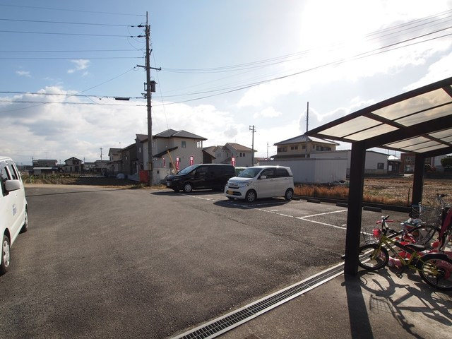 グランドゥール1の駐車場