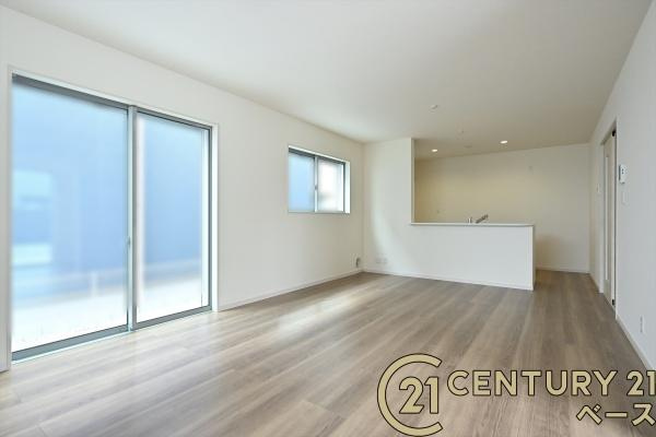 リーブルガーデン南十三 ４号棟 ／新築一戸建の内観：施工例|■ペアガラス使用で結露の心配もありません！■