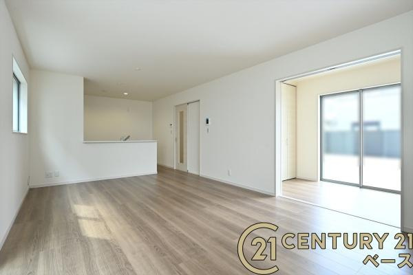 リーブルガーデン南十三 ４号棟 ／新築一戸建の内観：施工例|■収納力と使いやすさを追求したシステムキッチンです！■