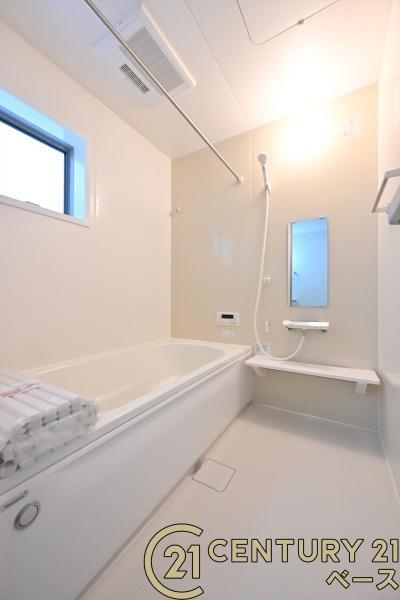 リーブルガーデン南十三 ４号棟 ／新築一戸建の内観：施工例|■広々としたＷＣＬを完備！大きな荷物も楽々収納！■