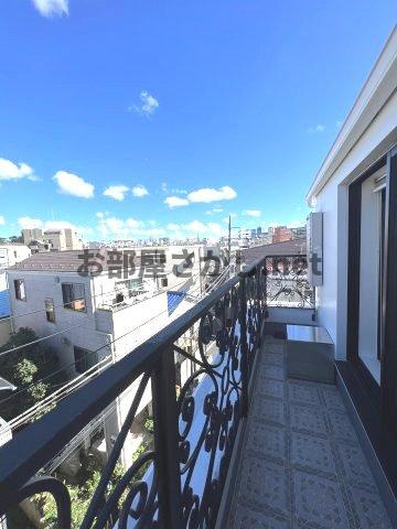 CONTEL NAKANO【家具家電付き】のバルコニー|暖かな日差しのふりそそぐバルコニー